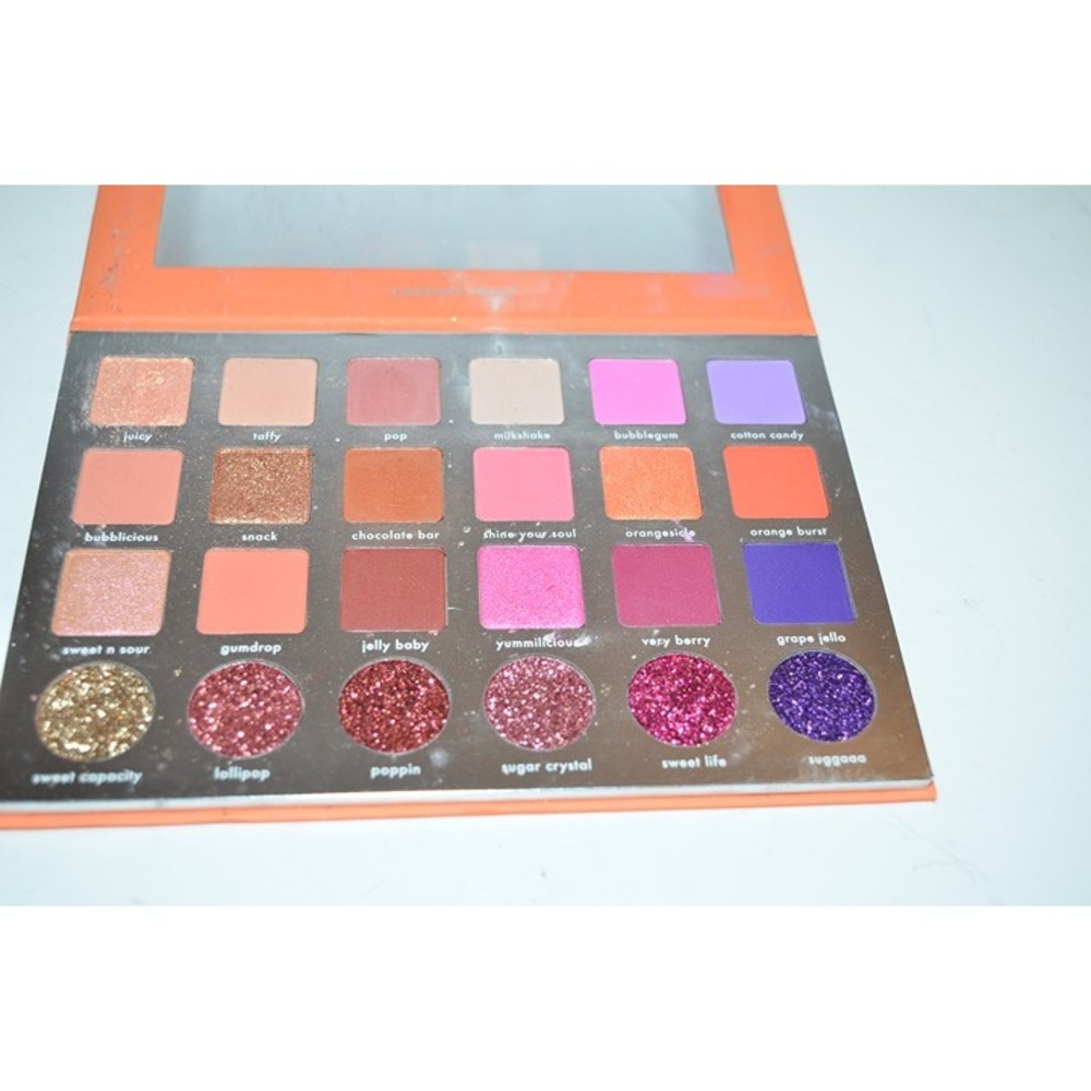 Kara Duo Sweetest treat eyeshadow palette Sparkle Shimmer matte collection